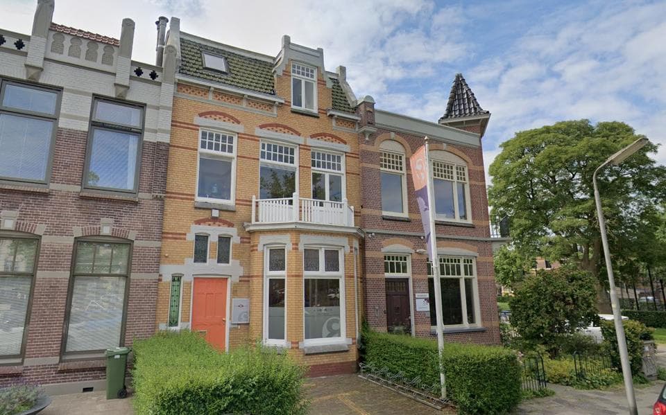 Kantoor Eigen en Wijze aan de Emmakade in Leeuwarden